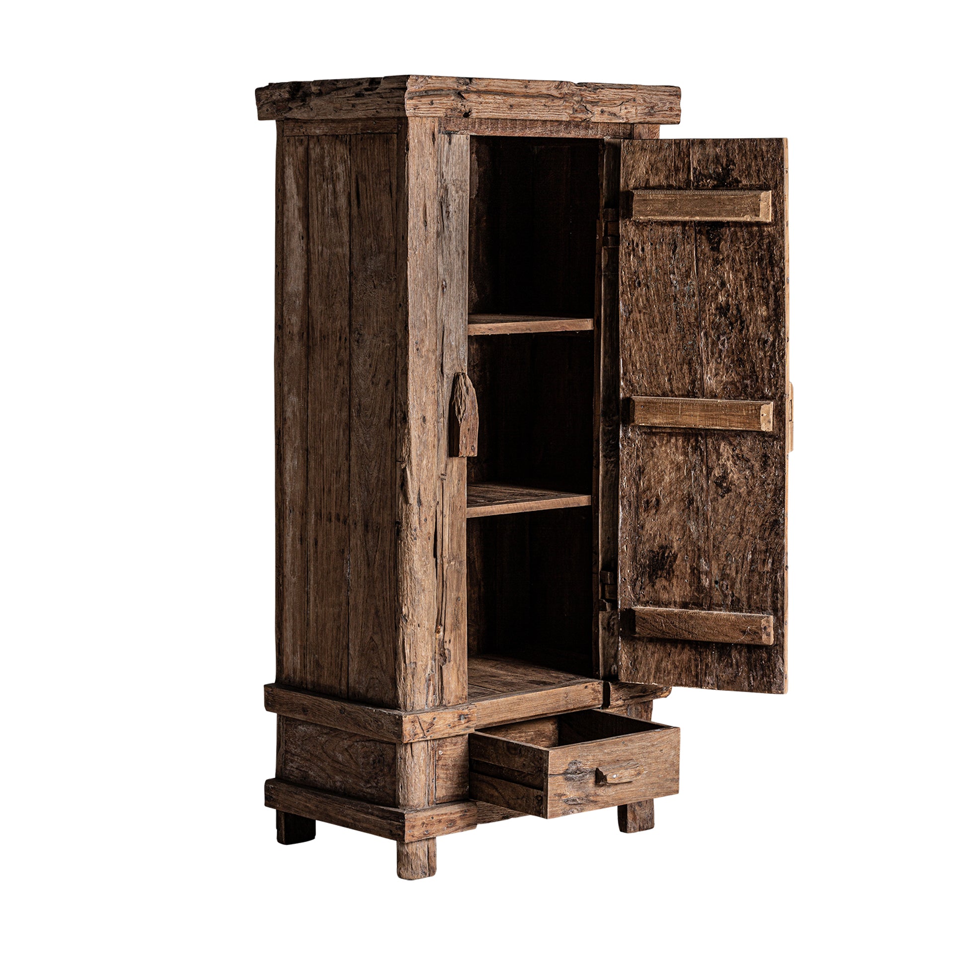 LOGE WARDROBE